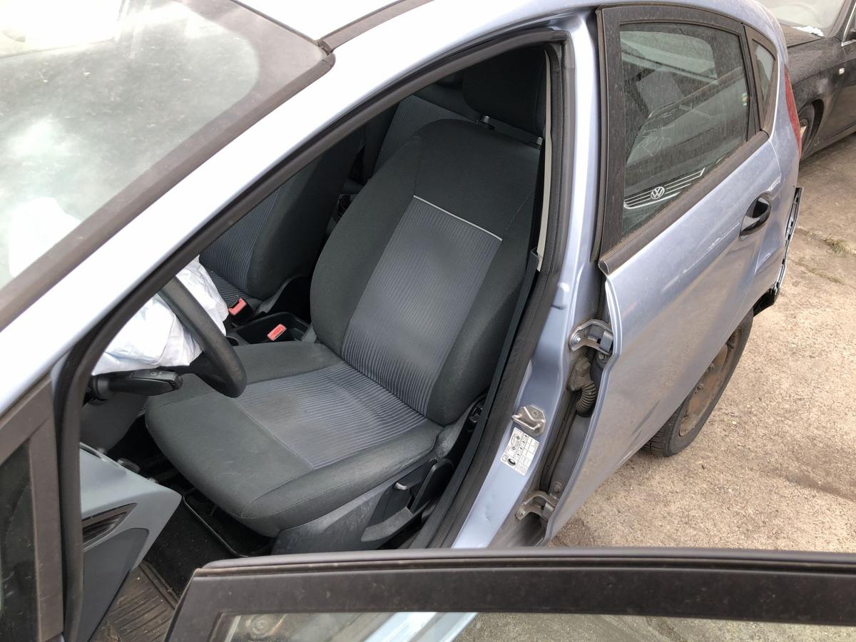 Ford Fiesta JA8 Sitz vorn links Fahrersitz ohne Heizung 5 t&uuml;rer Stoffsitz
