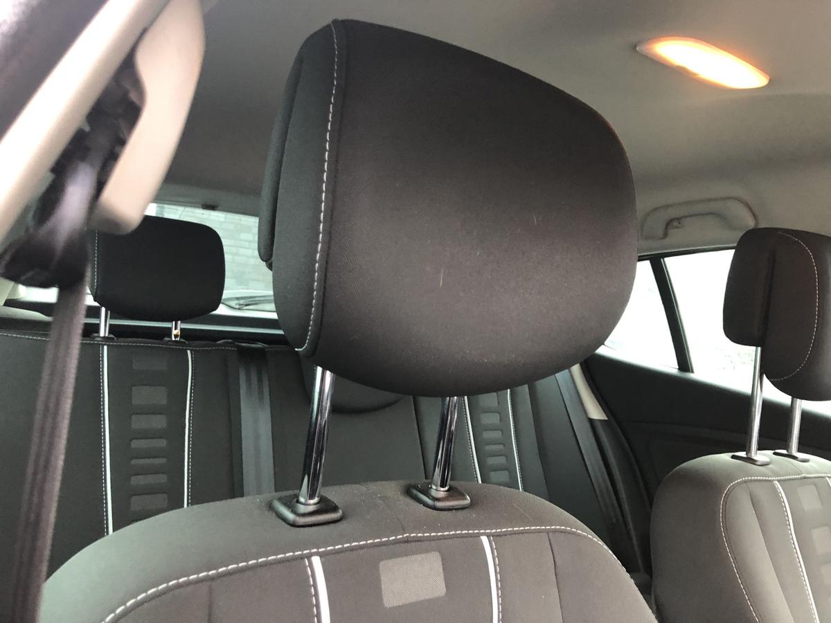 Renault Megane III 3 Sitz vorn rechts Beifahrersitz Stoff Heizung Stoffsitz