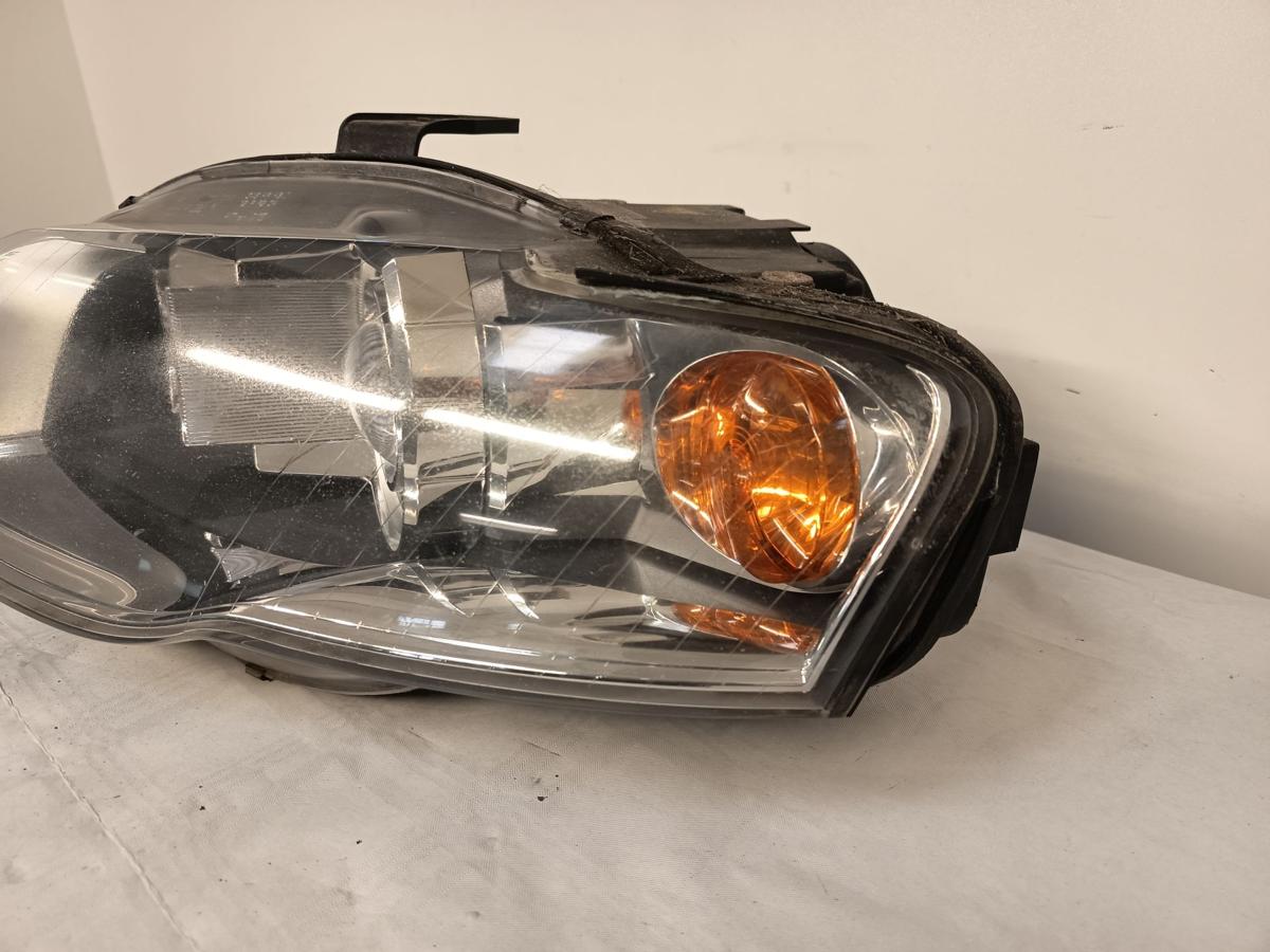 Audi A4 8E Avant original Scheinwerfer vorn links Xenon 8E0941003AM Bj 2005