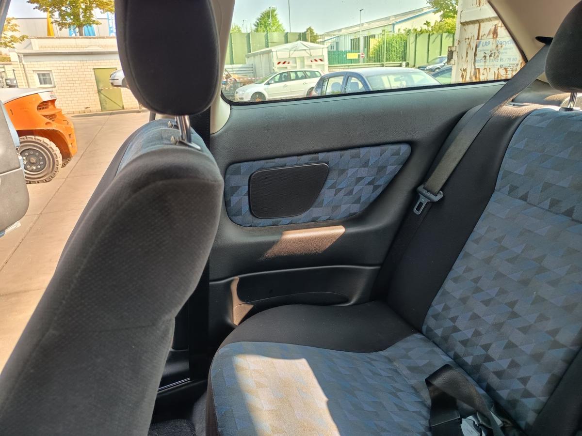 Opel Astra G 3t&uuml;rer original Sitzausstattung komplett Stoff schwarz/blau Bj 1999