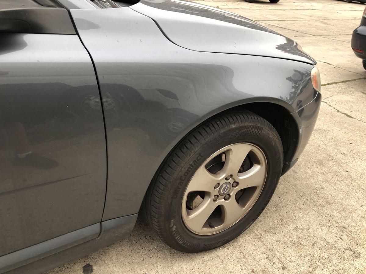Volvo V70 Typ B Kotfl&uuml;gel vorn rechts Beifahrer Seitenwand 45500 Titanium Grey