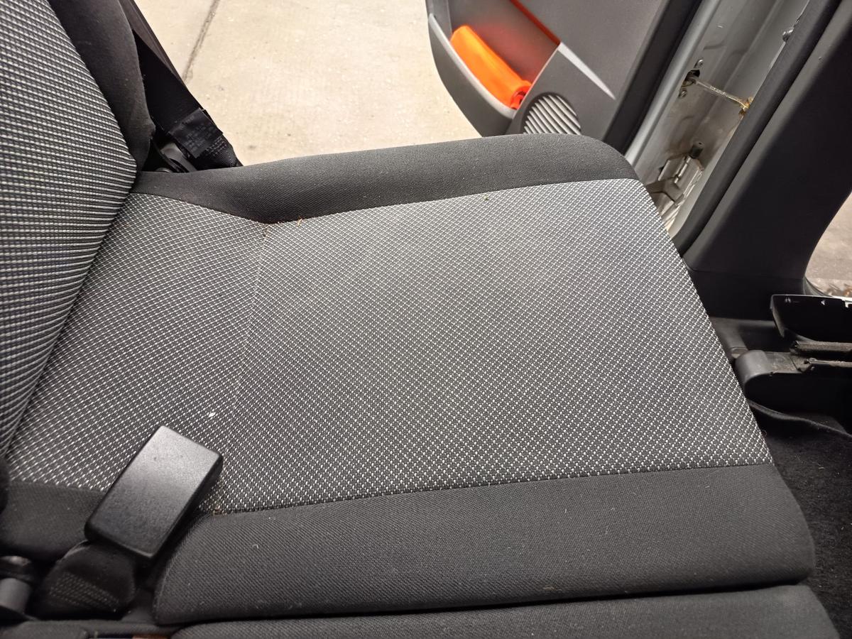 Opel Meriva A original R&uuml;cksitzbank komplett Stoff anthrazit mit Muster Bj 2010