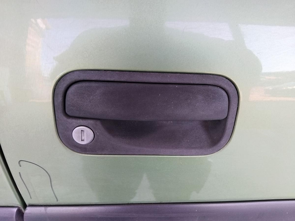 Opel Corsa B Tür vorn rechts Beifahrertür 49L kiwigrünmetallic 3-türig BJ2000