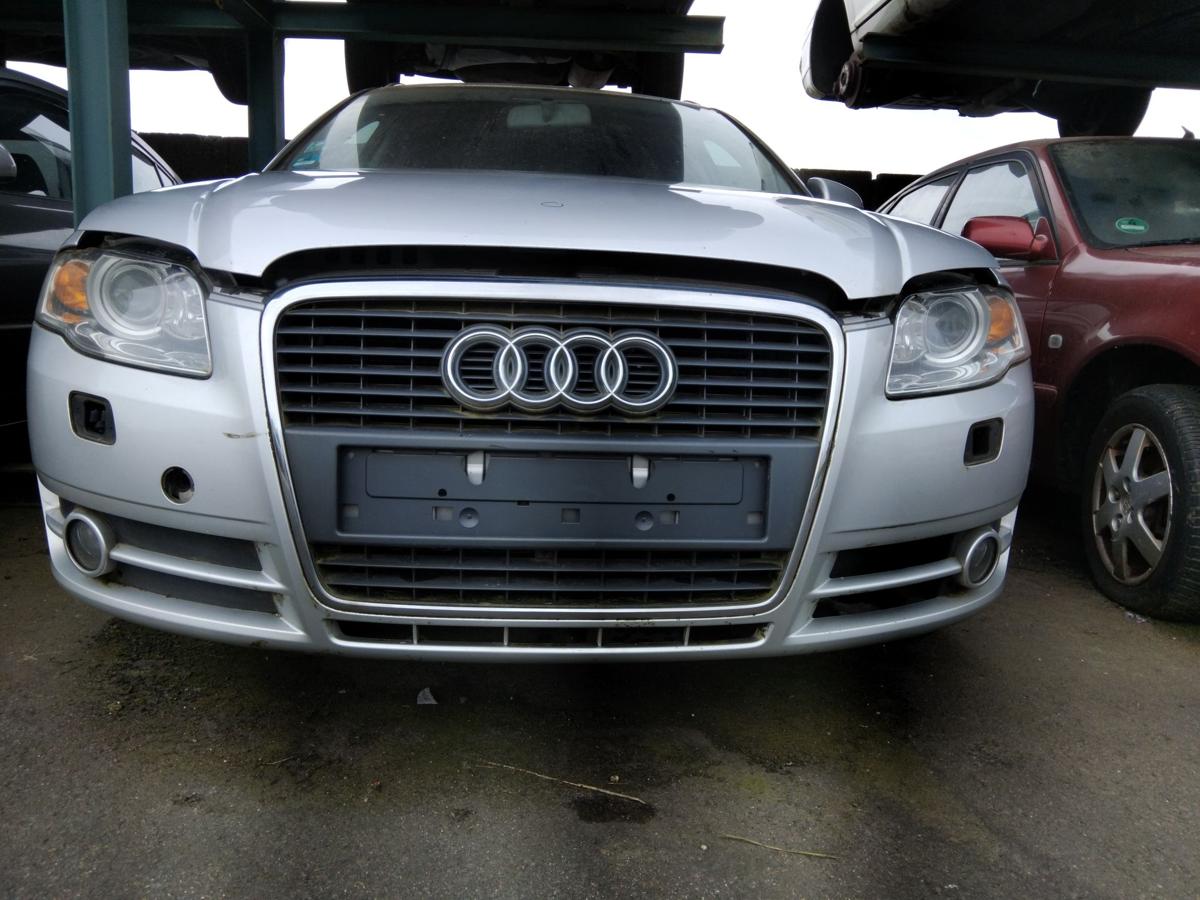 Audi A4 8E B7 original Stoßfänger Stoßstange vorn SRA lichtsilber LY7W BJ2006