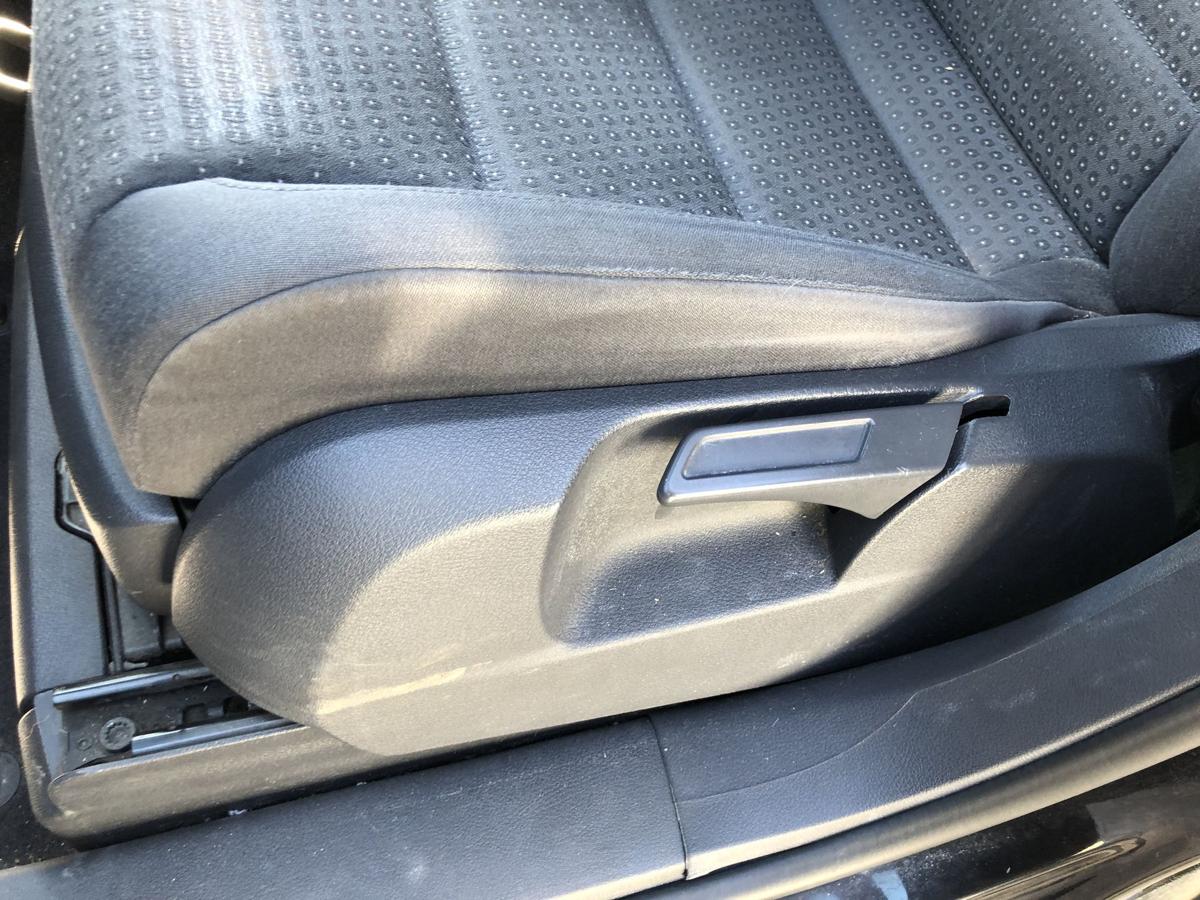 VW Touran 1T 1T1 Sitz vorn links Fahrersitz Stoff mit Heizung Sitzkonsole