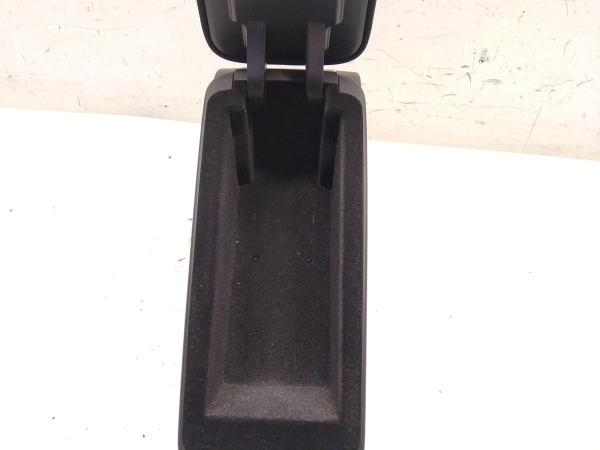 Audi A1 8X original Mittelarmlehne vorn BJ2010