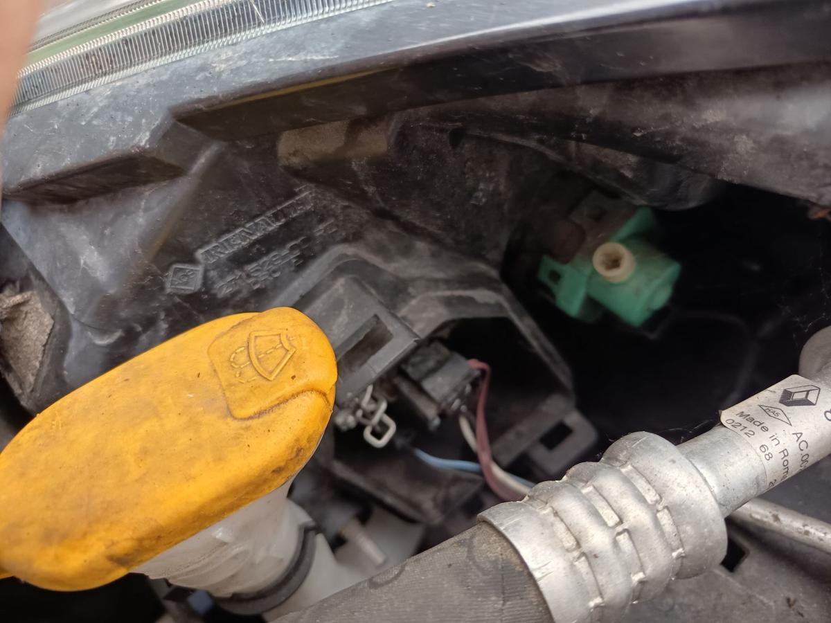 Renault Twingo II original Hauptscheinwerfer rechts Halogen Frontlicht Bj 2011