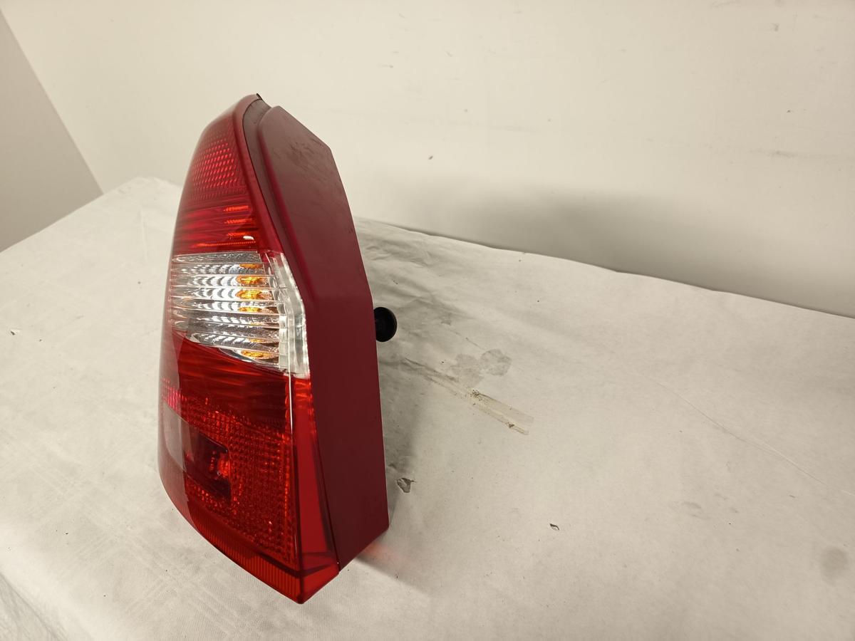 Skoda Fabia II 5J Limo Bj 2007 vor Facelift original Rückleuchte links Fahrer