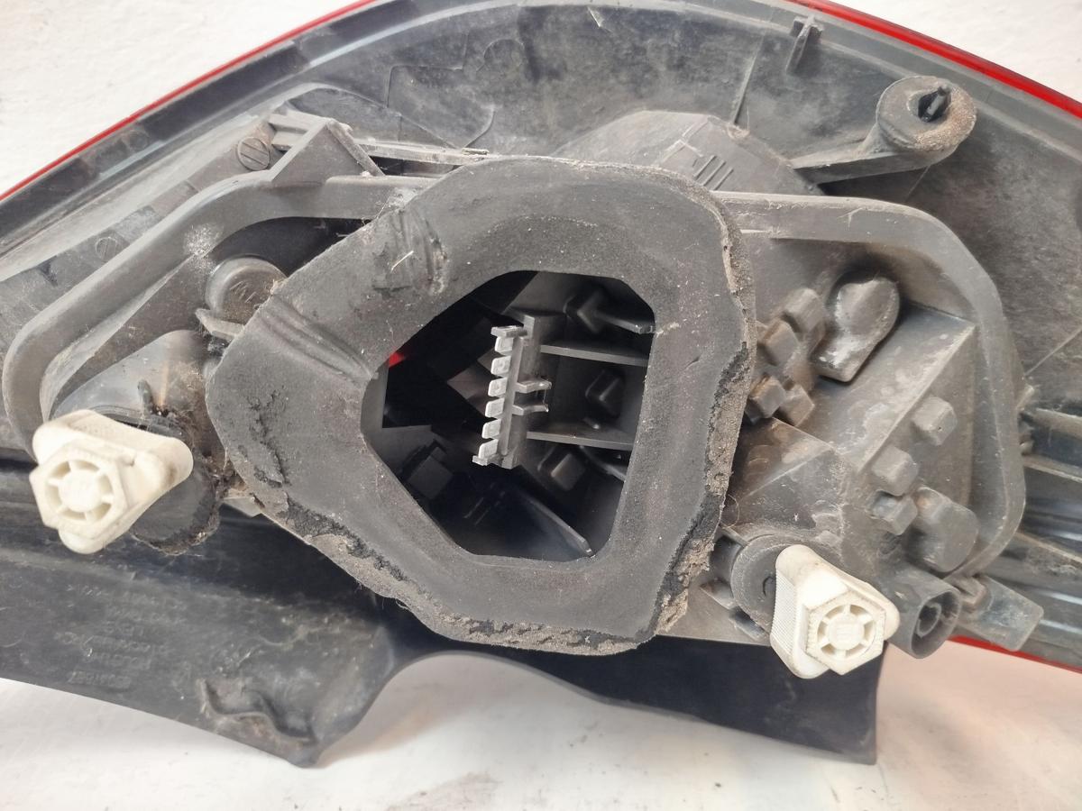 Opel Corsa D R&uuml;ckleuchte Schlussleuchte R&uuml;cklicht Lampe hinten rechts 5 T&uuml;rer