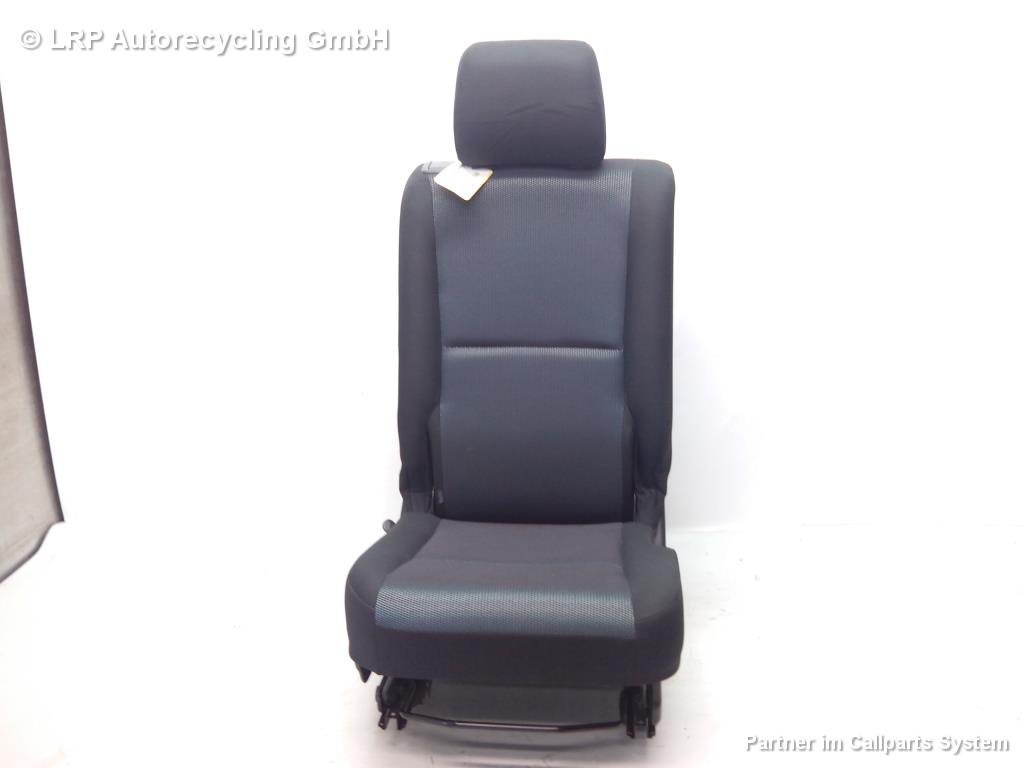 Toyota Corolla Verso BJ2006 Sitz hinten rechts ISOFIX