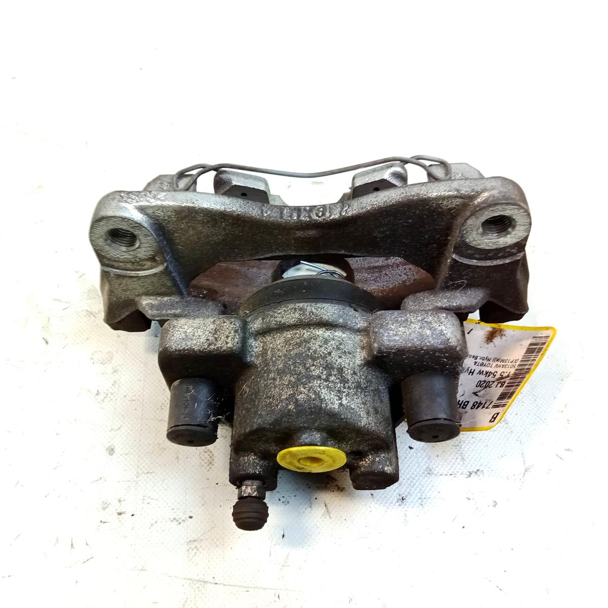 Toyota Yaris 3 Hybrid XP13 original Bremssattel vorn rechts mit Tr&auml;ger Bj.2020
