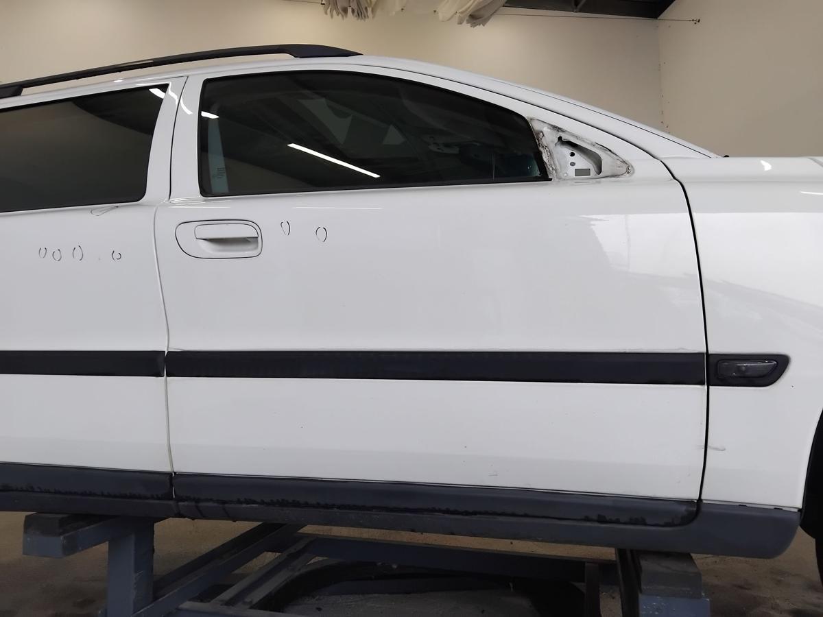 Volvo V70 II Kombi T&uuml;r vorn rechts Beifahrert&uuml;r weiss White Solid BJ2002