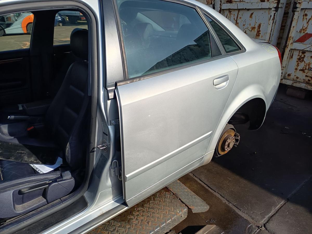 Audi A4 B6 Limo original T&uuml;r hinten links Fond Y7W Lichtsilber Bj 2003
