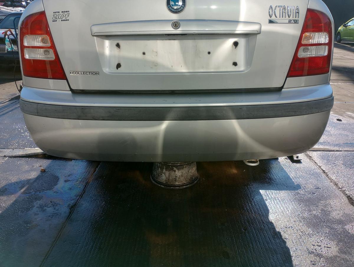 Skoda Octavia 1U orig Stoßstange hinten Stoßfänger LF7T Silber Bj 2003