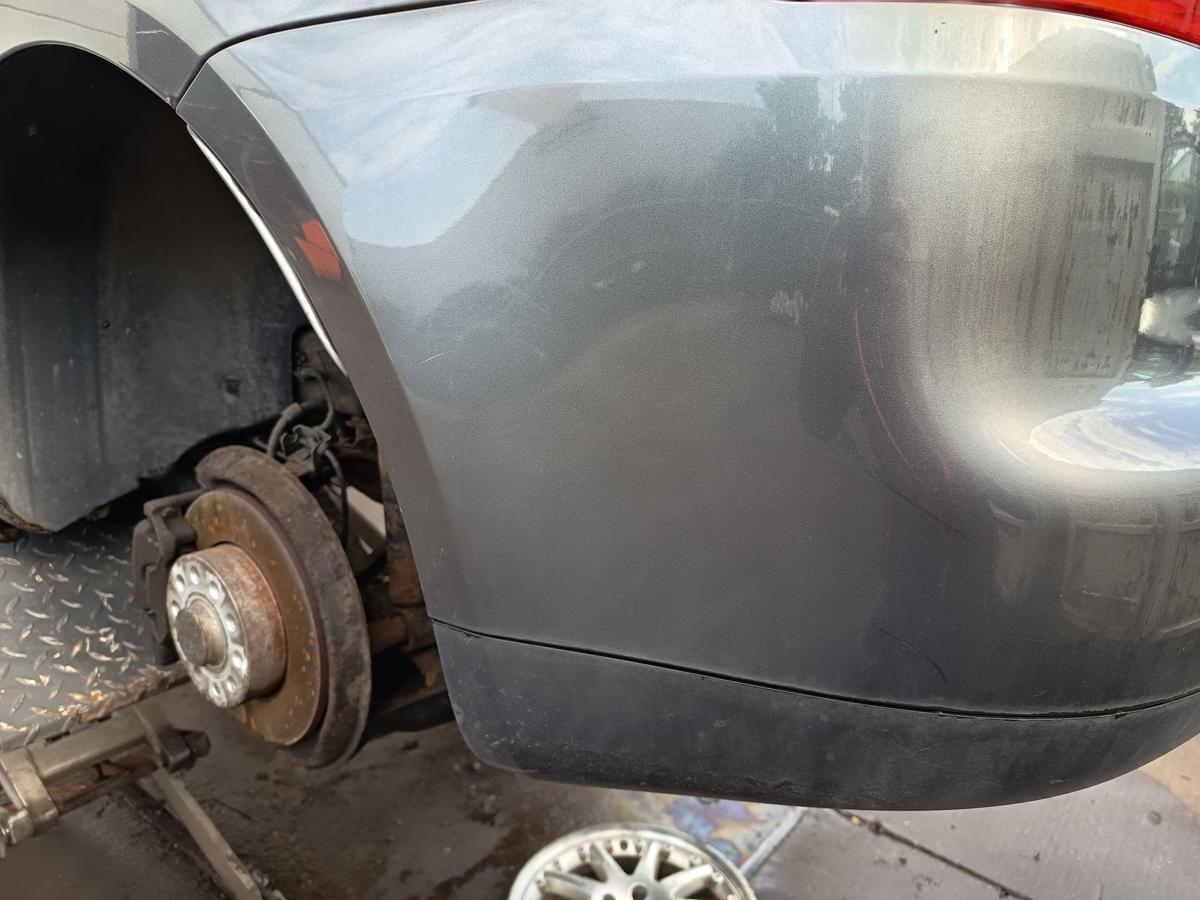 VW Touran 1T original Stoßstange Fänger hinten/Heck D7X Platingrau Bj 2006