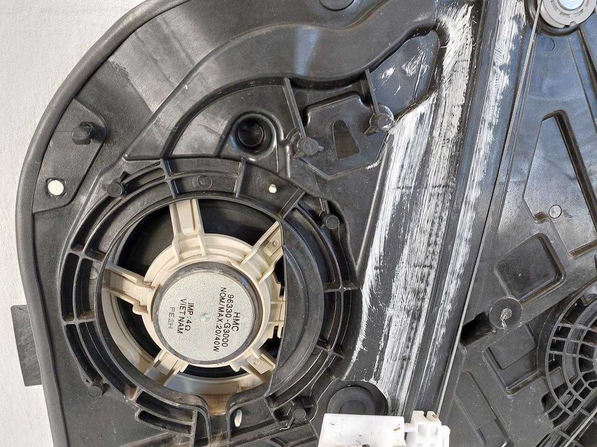 Hyundai i30 PD Mild Hybrid Fensterheber vorn links auf Grundplatte Fahrerseite