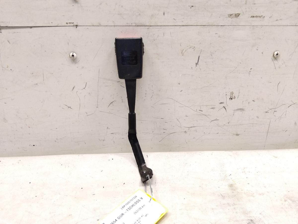 Audi A3 8P Sportback original Gurtschlo&szlig; vorn rechts Bj.2013