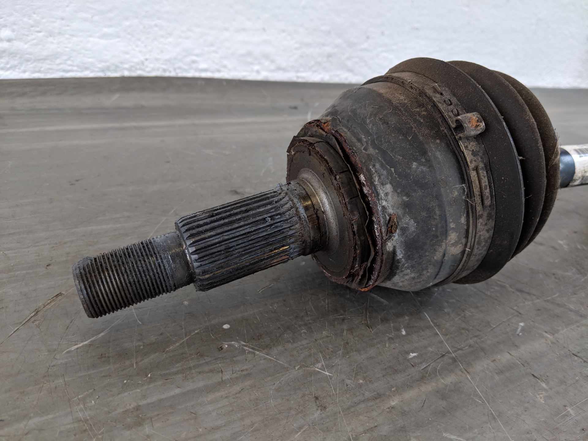 VW Touareg 7L Antriebswelle vorn links od. rechts 7L0407271C