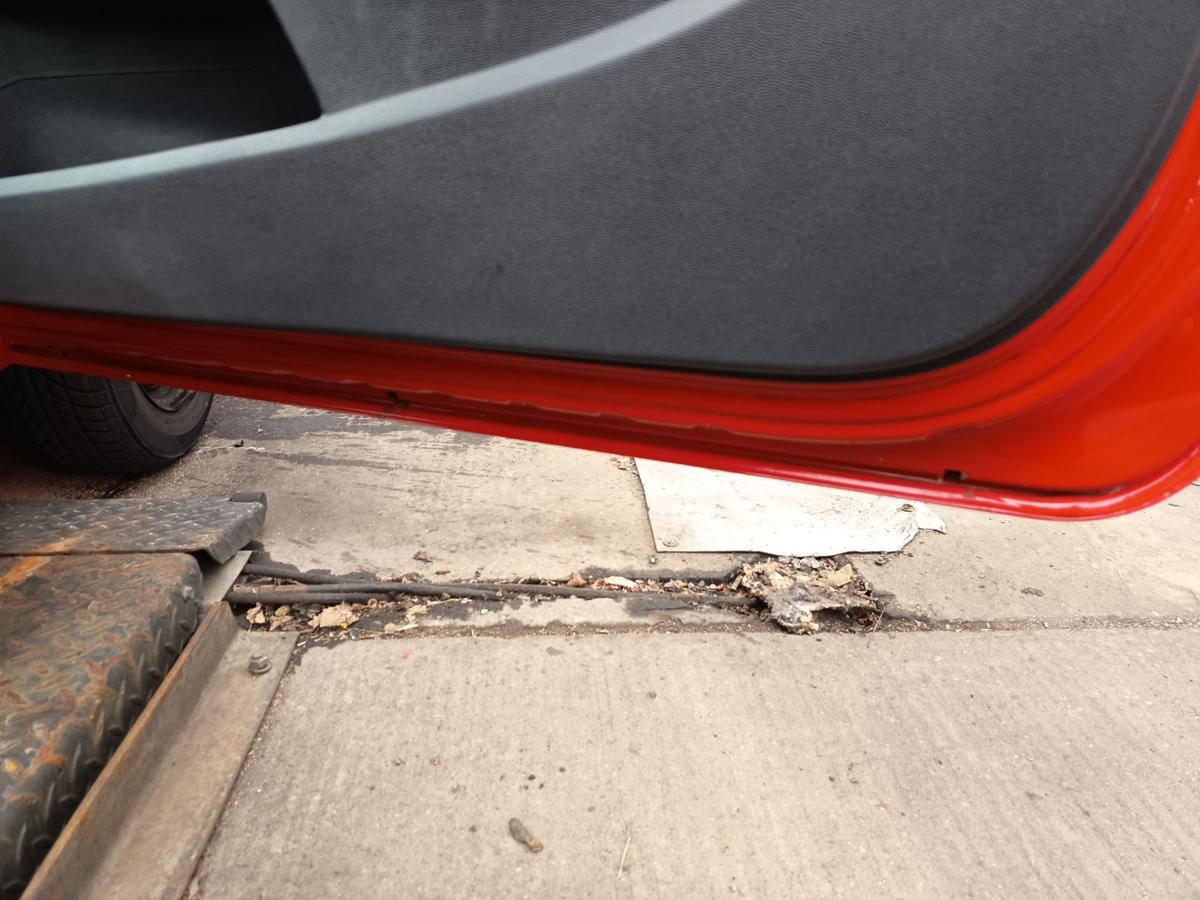 Opel Corsa D original T&uuml;r rechts Beifahrert&uuml;r Z547 Magmarot Baujahr 2009