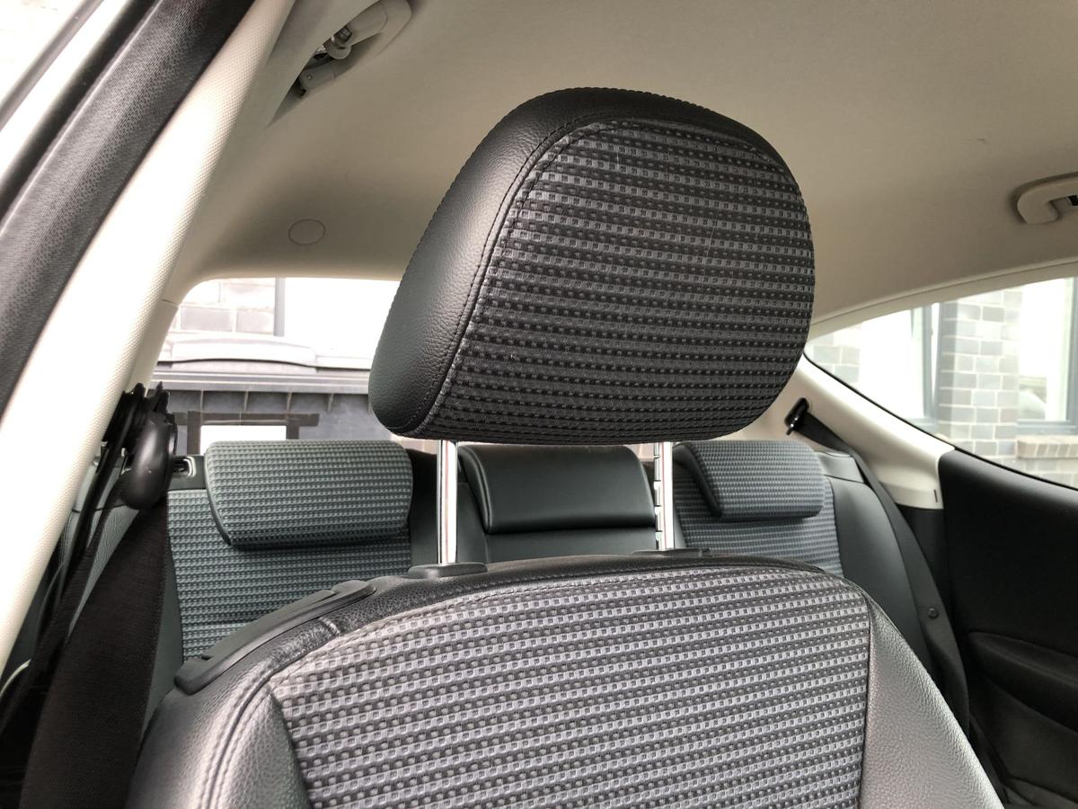 Mercedes A Klasse W169 Sitz vorn rechts Beifahrer 3 t&uuml;rig Artico Kunstleder