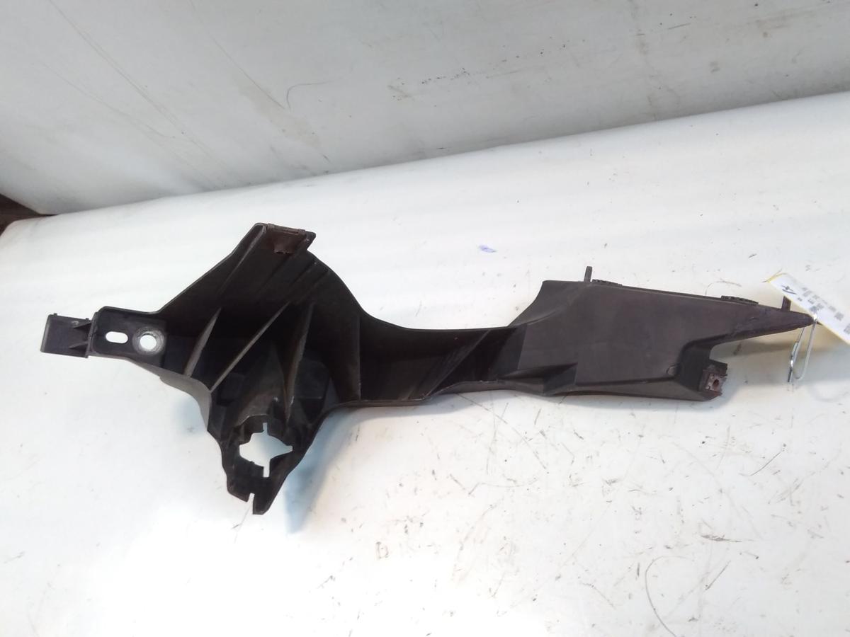 Audi A1 8X original Aufnahme Scheinwerfer rechts 8X0805608 BJ2010