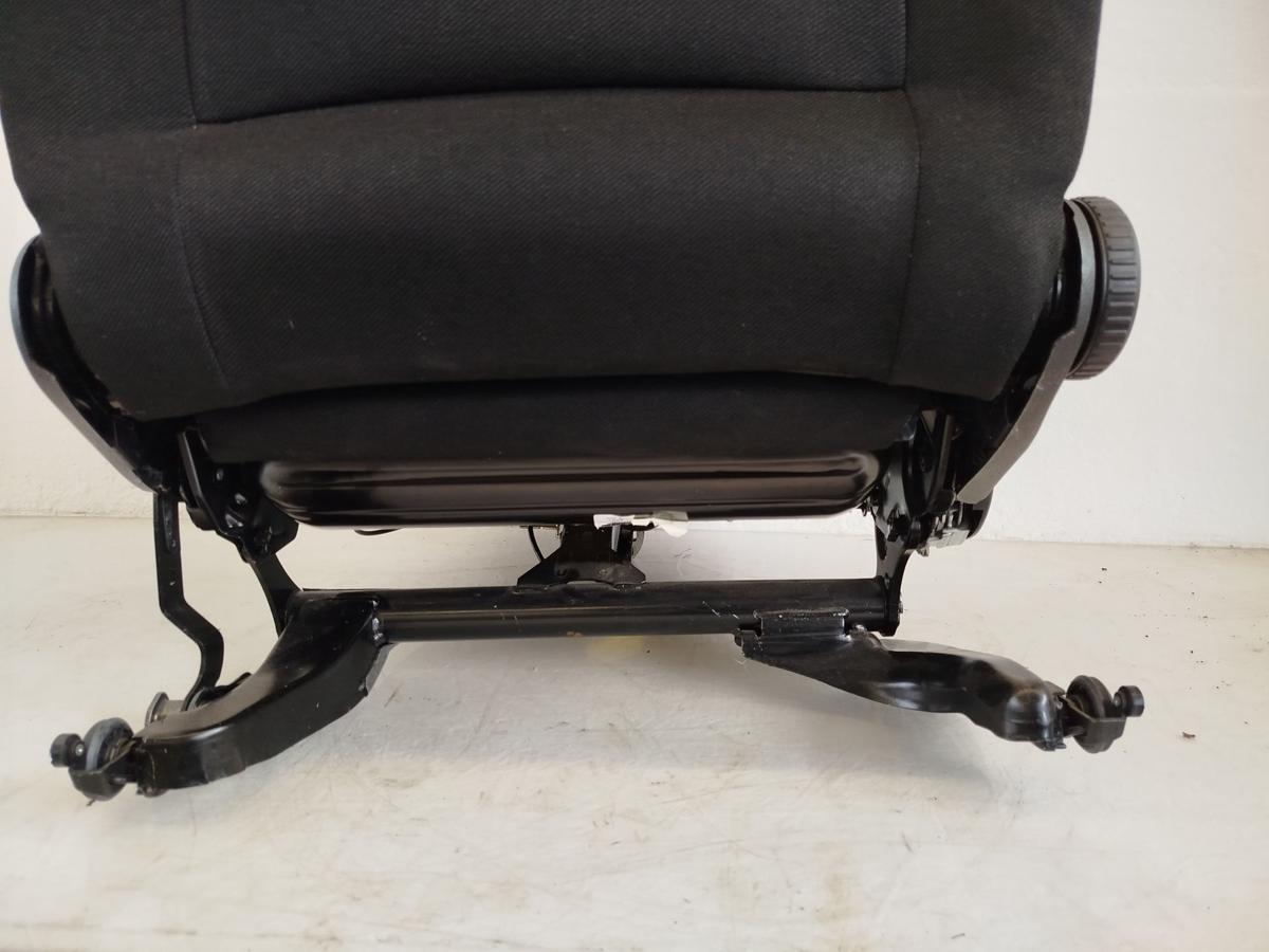 VW Golf 4 IV 1J Sitz vorn rechts Beifahrersitz Stoff ohne Heizung Autositz