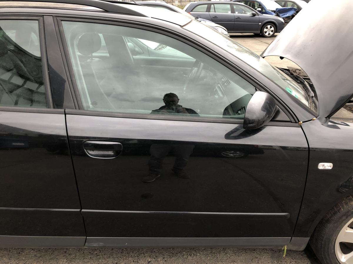 Audi A4 8E B6 T&uuml;r vorn rechts Beifahrert&uuml;r Scheibenrahmen LZ9W Ebonyschwarz