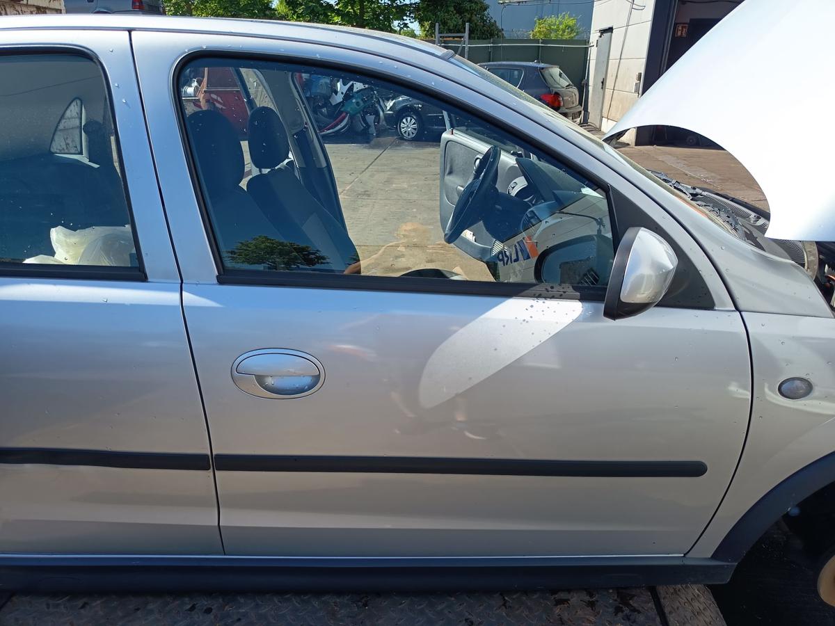 Opel Corsa C original T&uuml;r vorn rechts Beifahrer Z157 Starsilber Bj 2005