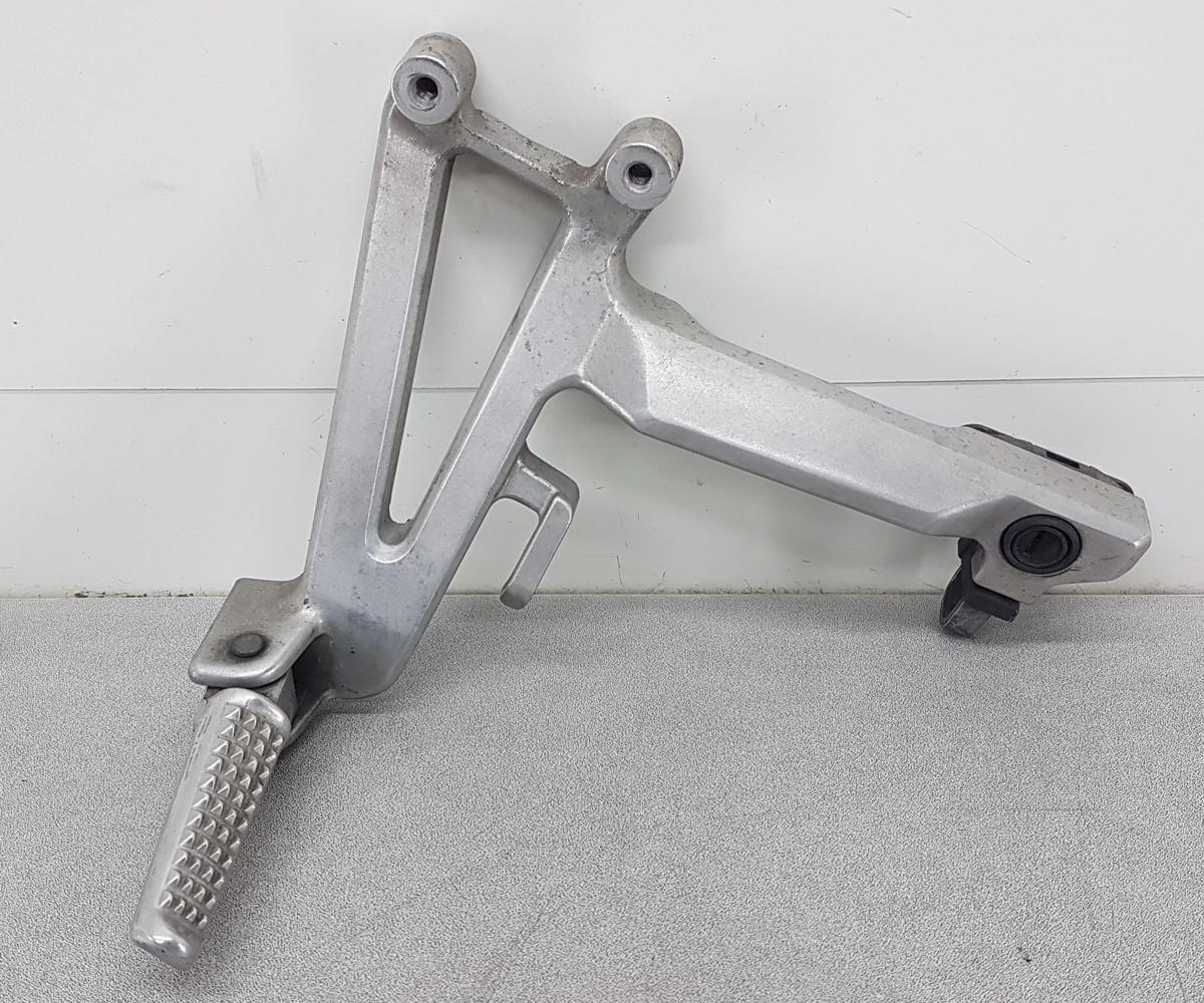 Honda CBR 600 F PC31 Fußrste hinten links Bj1998 für Sozius Soziusfußraste