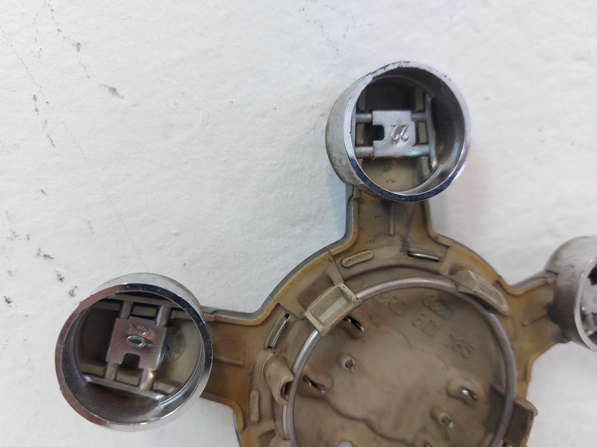 Audi A3 8V Sportback Nabelkappe Radbolzenabdeckung Alufelge 17 Zoll OEM