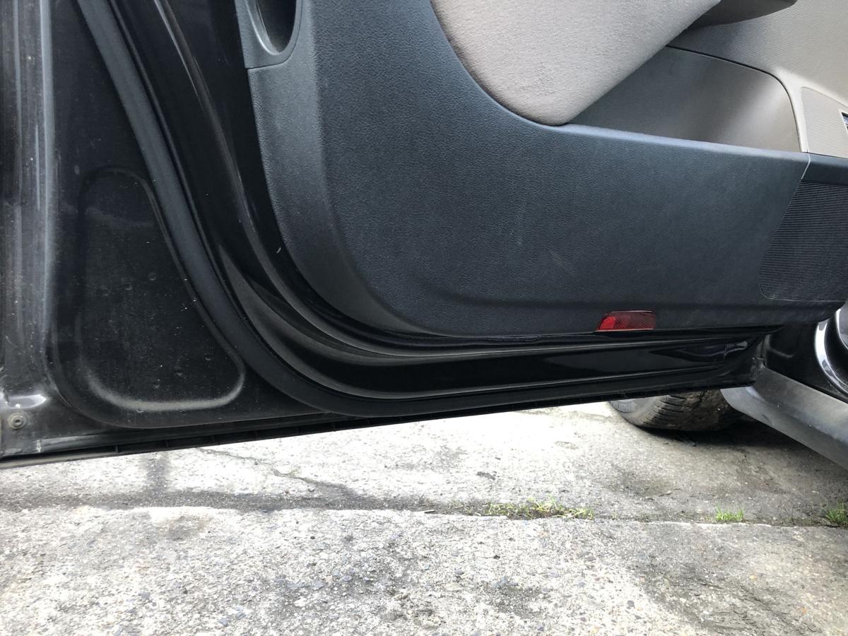 VW Passat 3C B6 Variant T&uuml;r vorn links Fahrert&uuml;r im Rohbau LC8Z Moccabrown