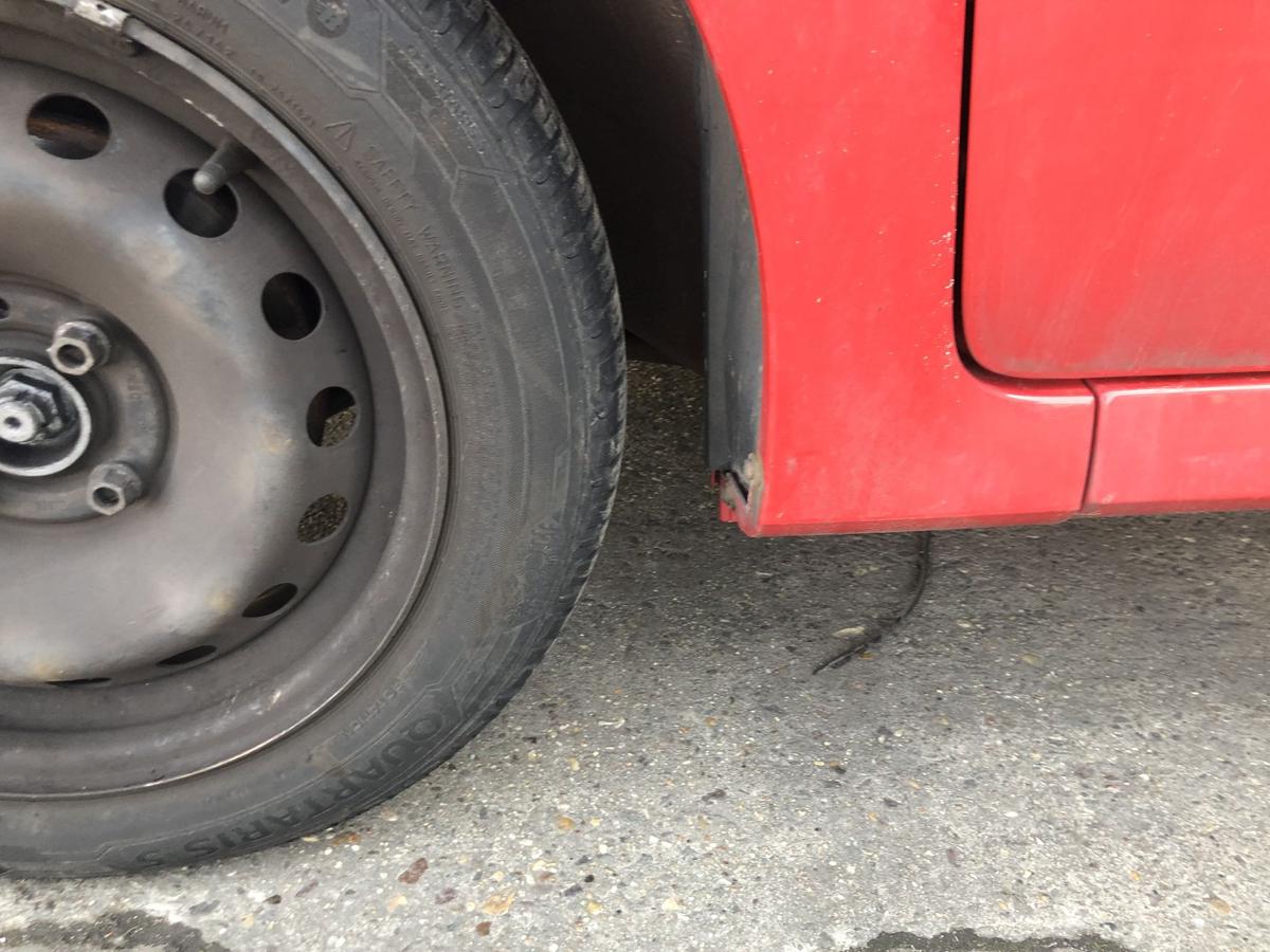 Renault Twingo 2 II Kotfl&uuml;gel vorn links Fahrerseite Plastik OV727 Spanischrot