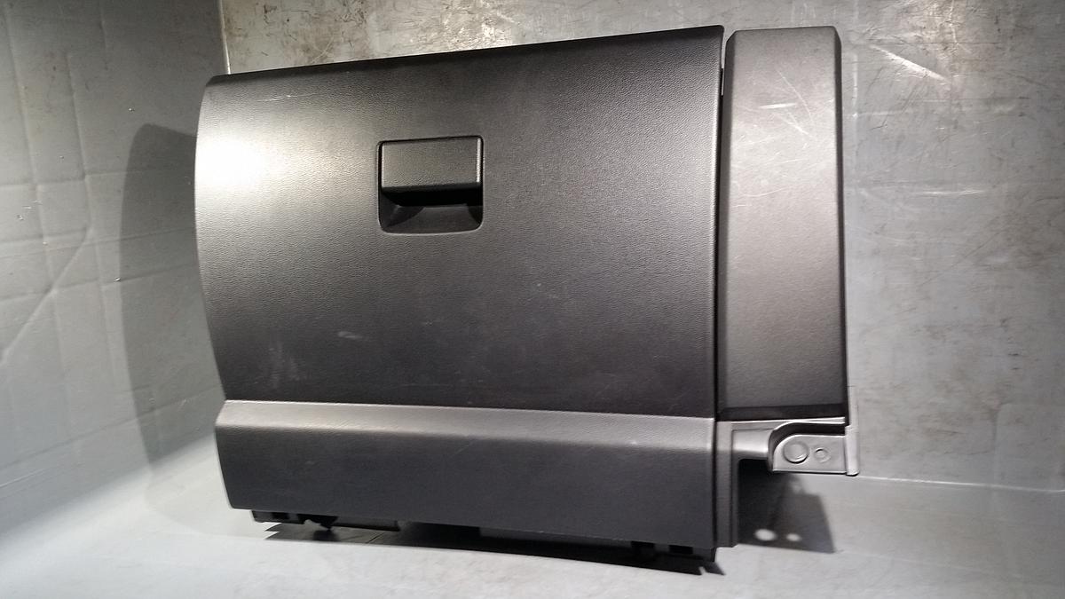 Mazda 5 Bj. 2007 vor Facelift org Handschuhfach Ablagefach vorne