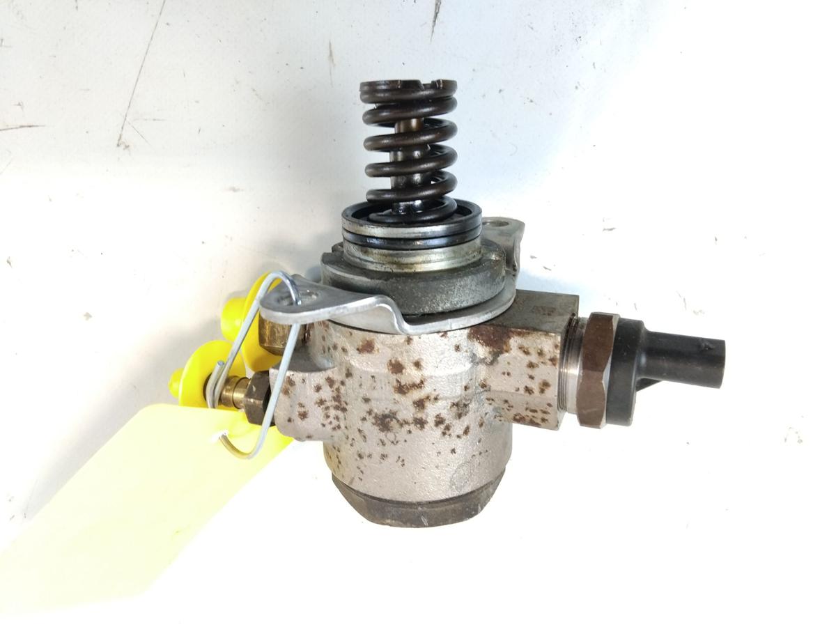 VW Passat 3C orig. Hochdruckpumpe Kraftstoffpumpe 1.4TSI 90kw BJ2009 03C127026D