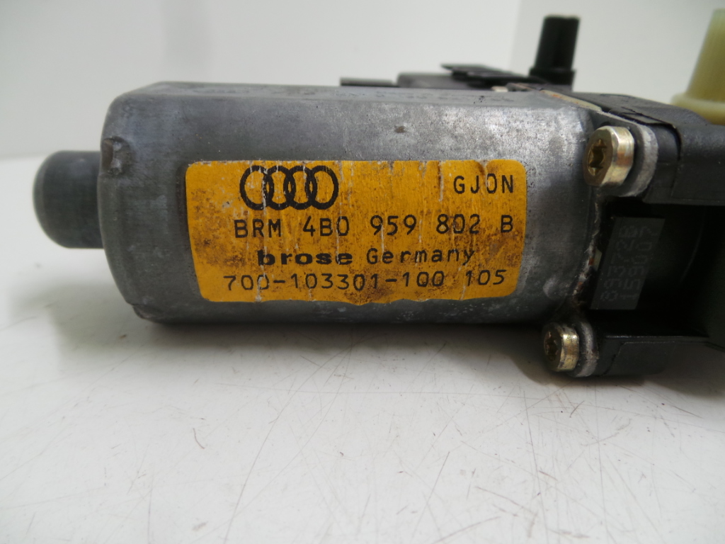 Audi A6 4B Kombi Bj.00 Motor Fensterheber hinten rechts 4B0959802B