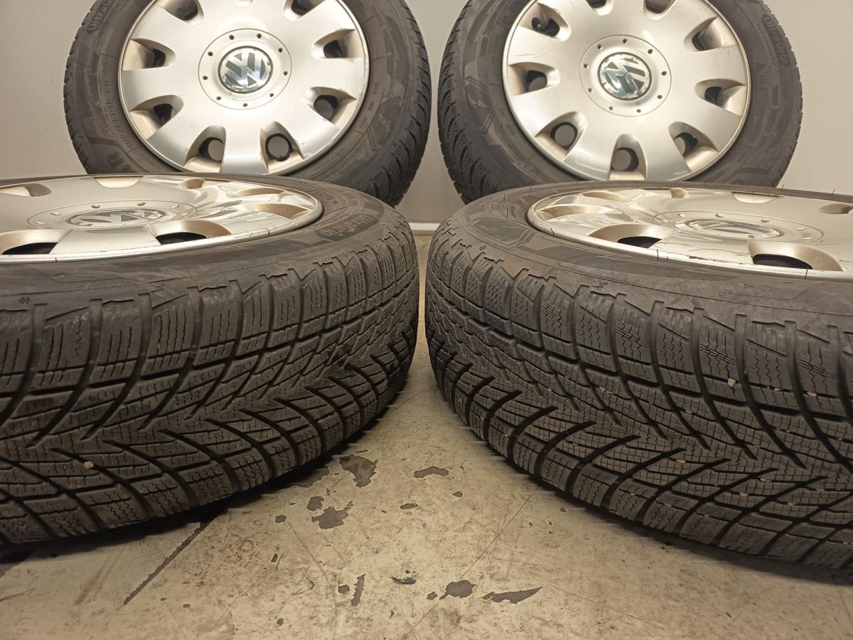 VW Golf Plus II Bj 2009 orig Satz Stahlfelgen 6J x15 ET 47 Radzierblenden Reifen