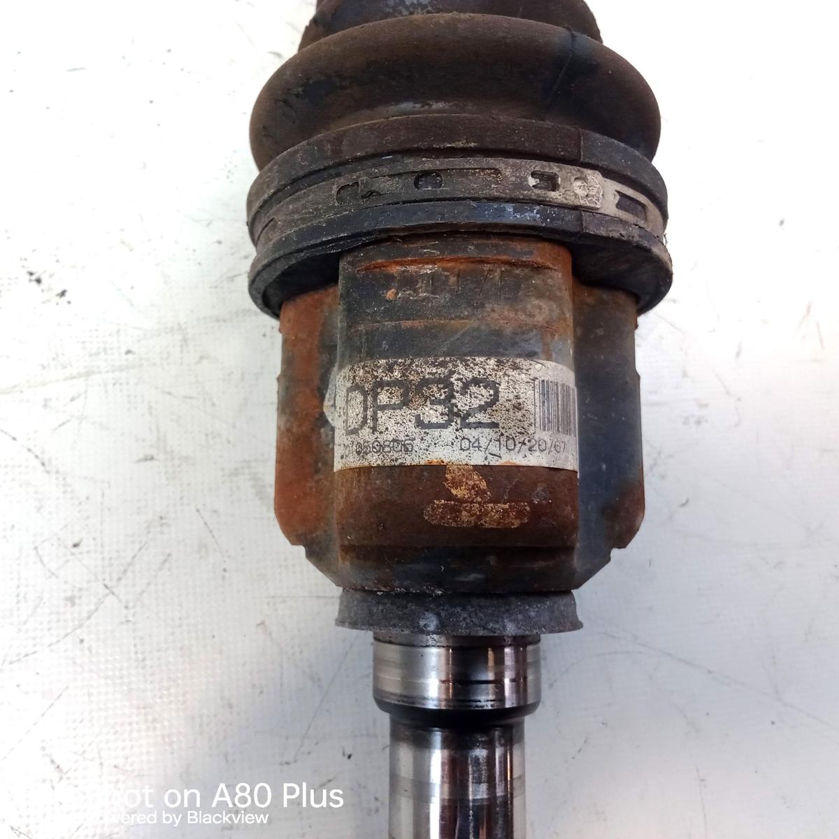 Toyota Yaris Verso original Gelenkwelle Antriebswelle vorn links 1.5 77kw BJ2004