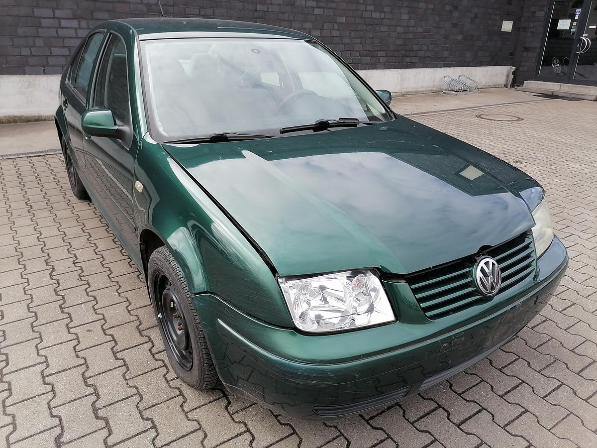 VW Bora Tür hinten links Limo LC6M Brightgreen Perleffekt BJ1999