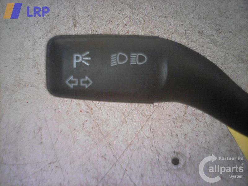 Audi A8 4E original Blinkerschalter 01104601 BJ2003