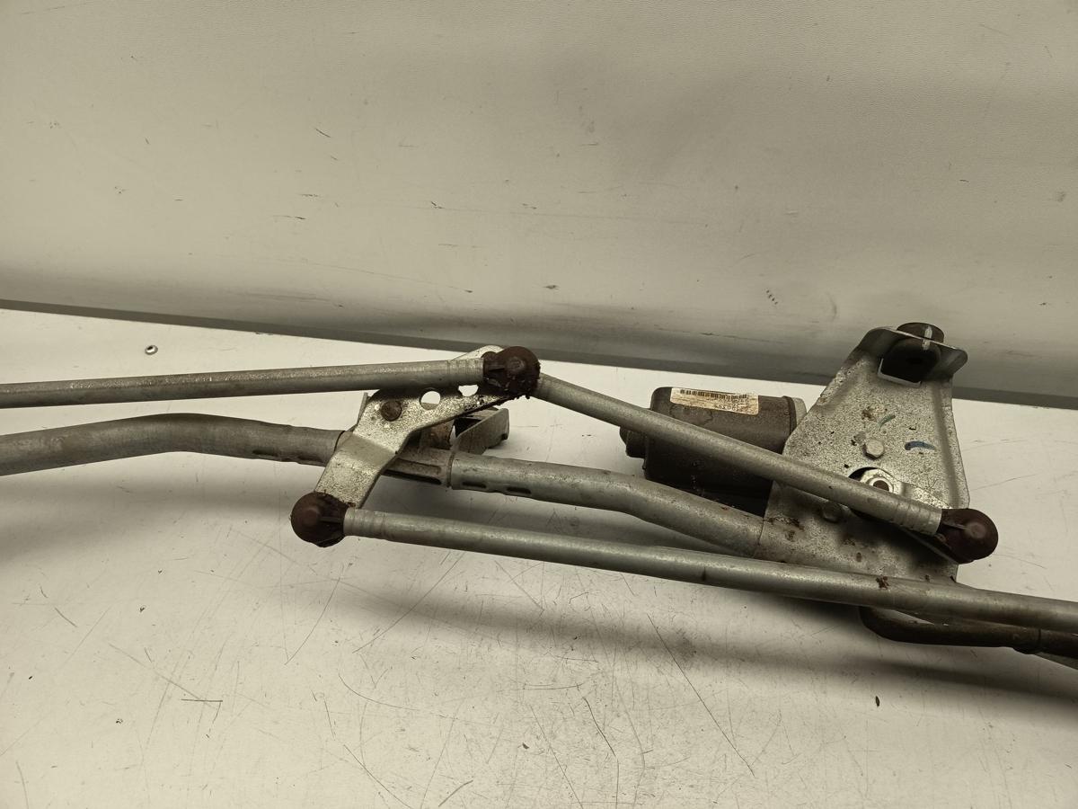 Opel Meriva A Baujahr 2004 original Wischermotor vorn mit Gest&auml;nge 93390344