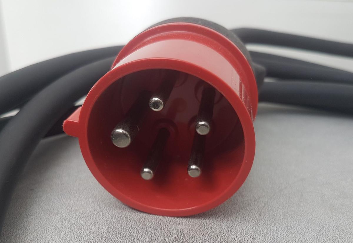 Tesla Model Y original Ladekabel 400V CEE Kraftsteckdose 1046714-00-D Bj2023