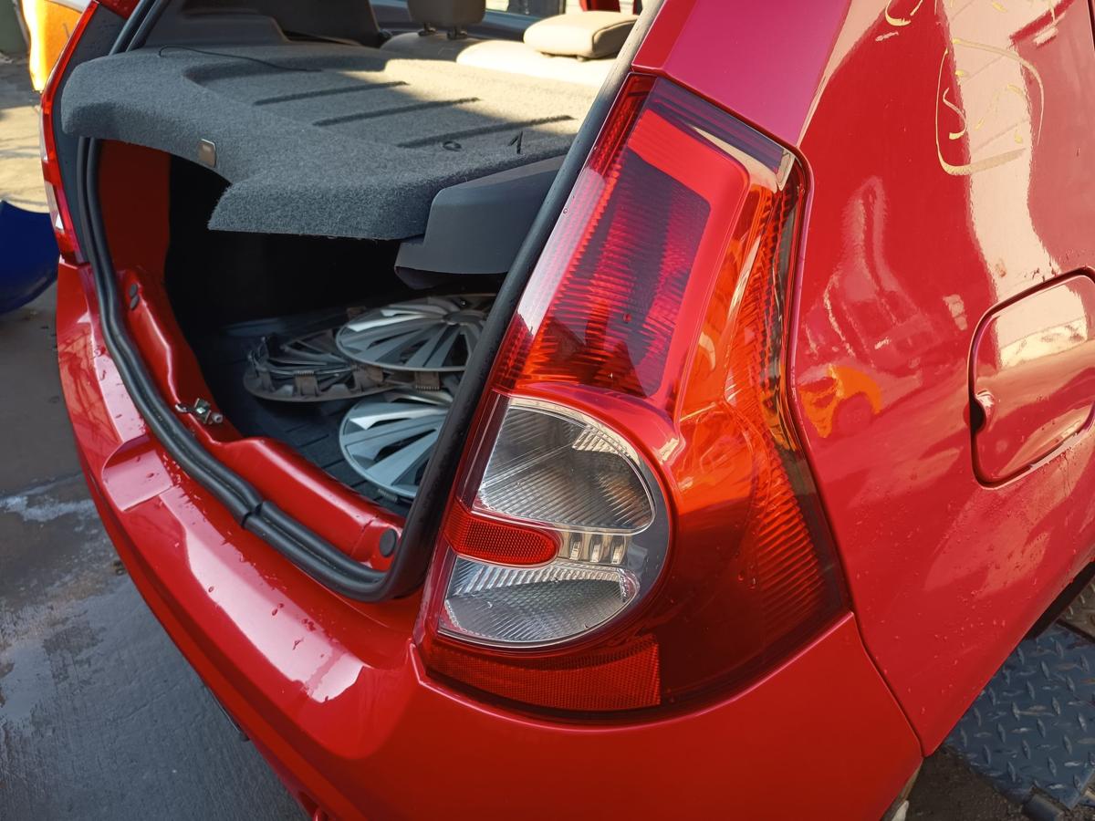 Dacia Sandero 1 BS original Rückleuchte rechts Heck/Schluss/Licht Bj 2009