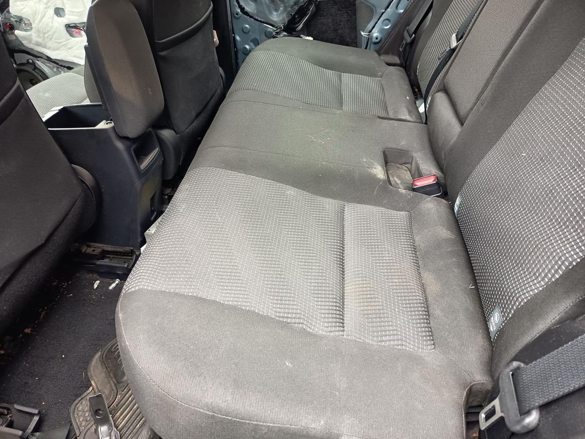 Toyota Auris E18 Limo original R&uuml;cksitzbank Stoff schwarz/anthrazit Bj 2013