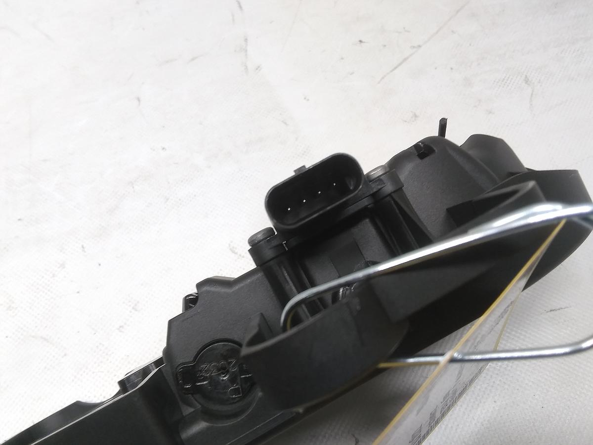 Tesla Model Y original T&uuml;rgriff rechts 1528115-00-D