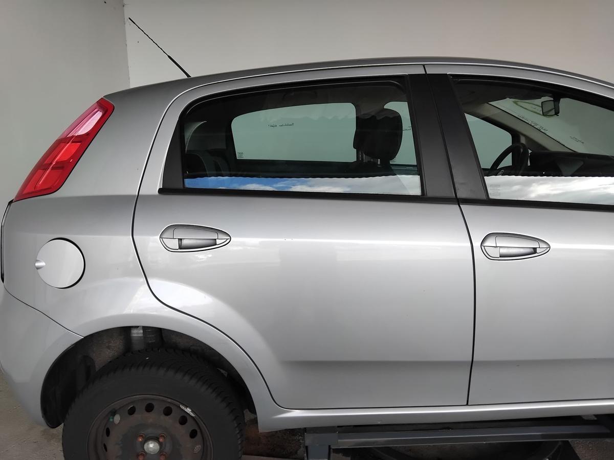 Fiat Grande Punto 199 Tür hinten rechts BJ2009 589/A Grigio Argento Vivo Metallic
