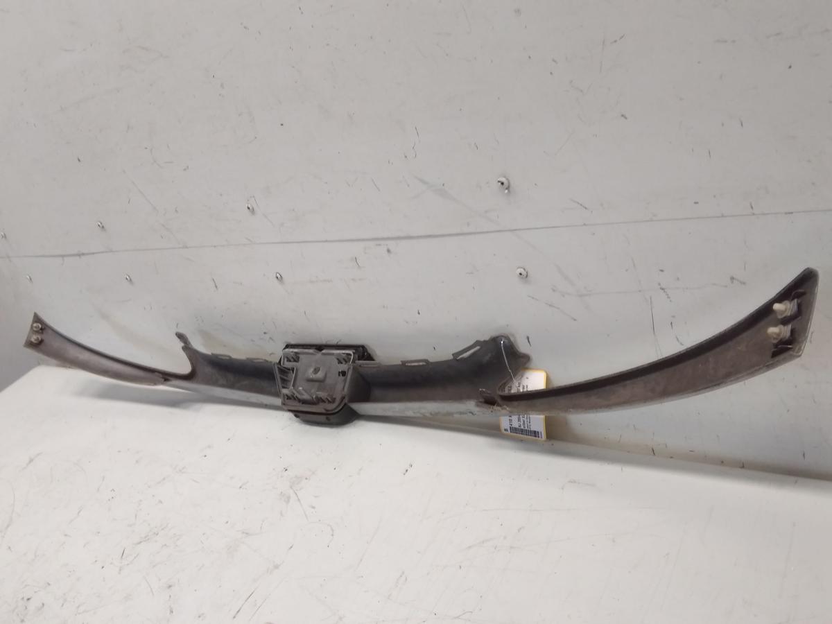 Peugeot 206 Kombi original Grill K&uuml;hlergrill mit Emblem silber EZR BJ2004