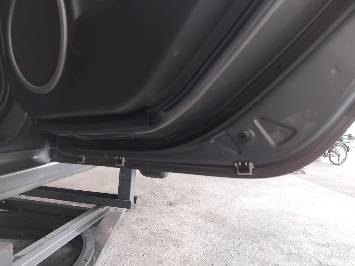 Mazda 3 BK T&uuml;r hinten rechts graumetallic 5-t&uuml;rig Flie&szlig;heck BJ2008