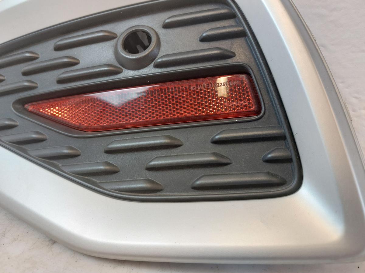 Audi Q2 Typ AG Gitter Zierelement Stoßfänger hinten rechts OEM