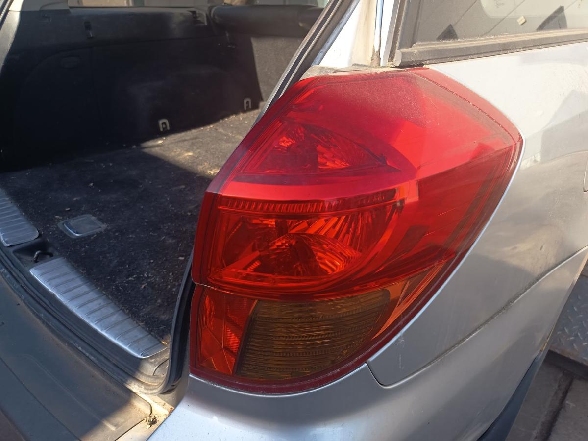 Subaru Legacy Kombi original R&uuml;ckleuchte rechts Heckschlusslicht Bj 2005