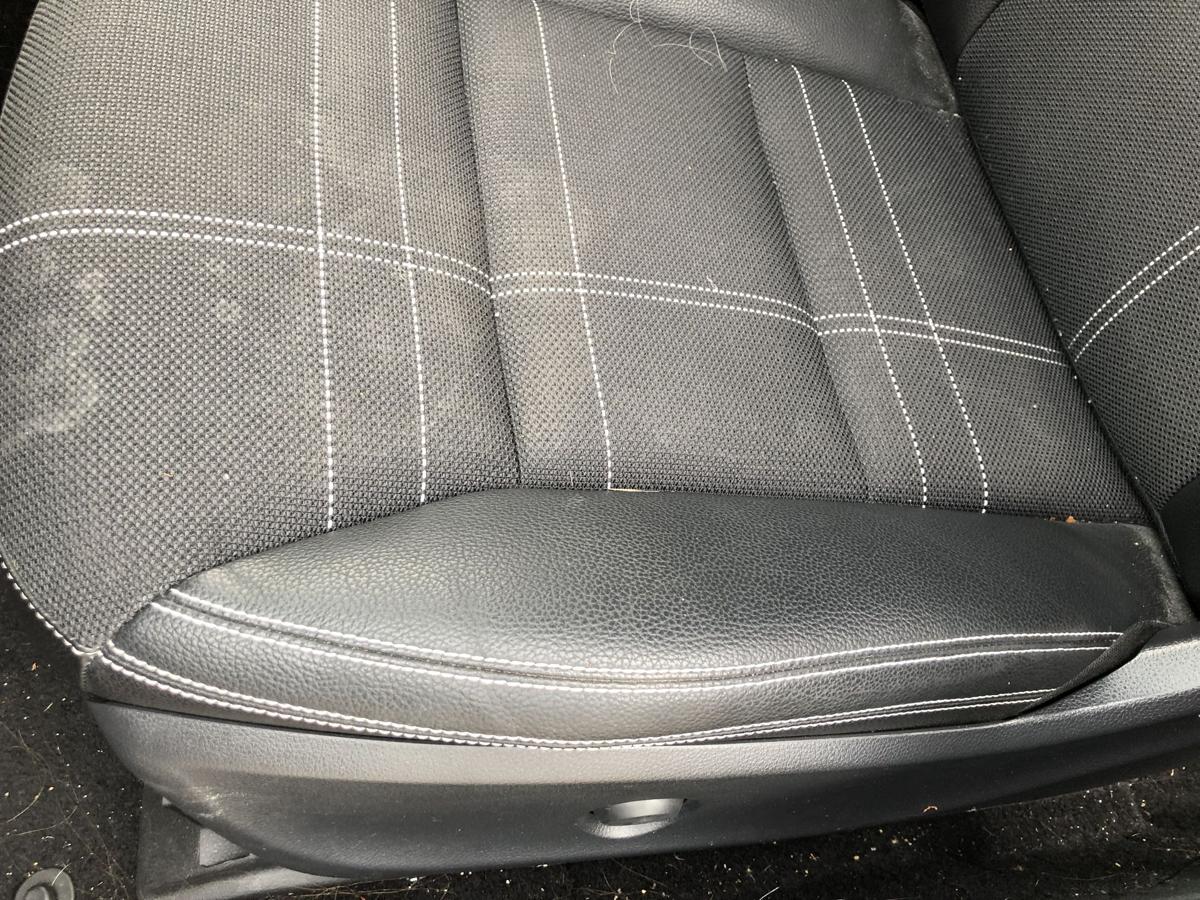 Mercedes CLA C117 bis 16 Sitz vorn links Fahrersitz Stoff Leder Artico Memory